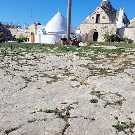 צ'יסטרנינו Valle D'Itria Trulli E Alcova Mikael מראה חיצוני תמונה