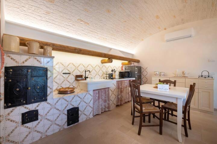 צ'יסטרנינו Valle D'Itria Trulli E Alcova Mikael מראה חיצוני תמונה