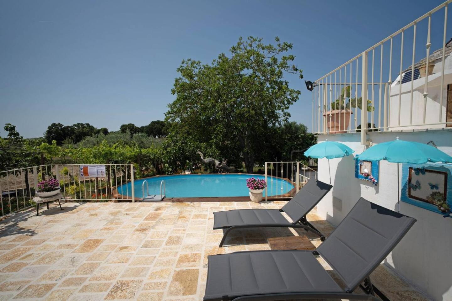 צ'יסטרנינו Valle D'Itria Trulli E Alcova Mikael מראה חיצוני תמונה