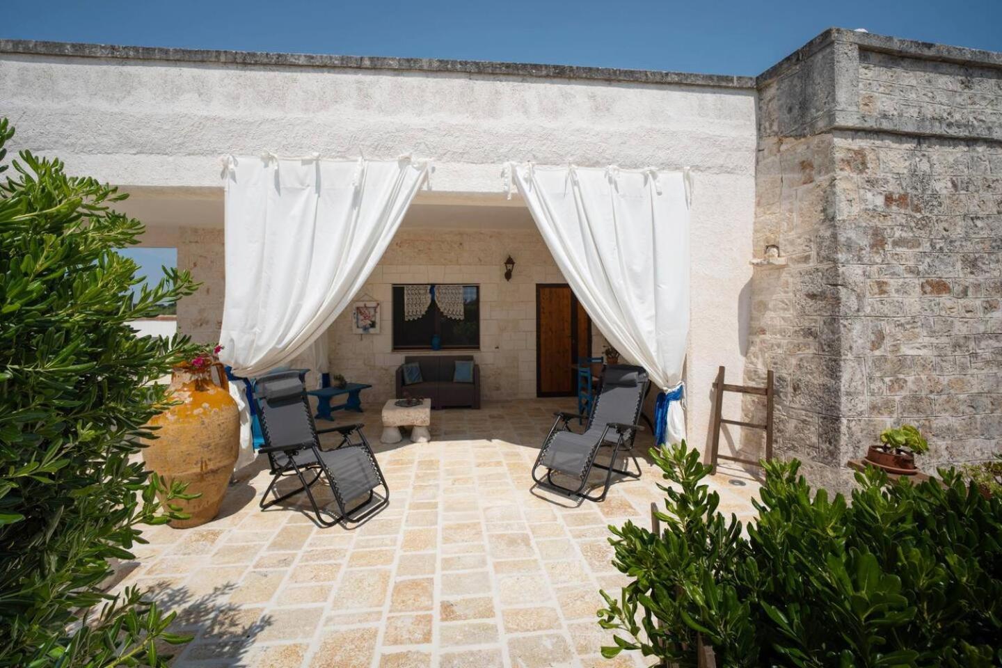 צ'יסטרנינו Valle D'Itria Trulli E Alcova Mikael מראה חיצוני תמונה