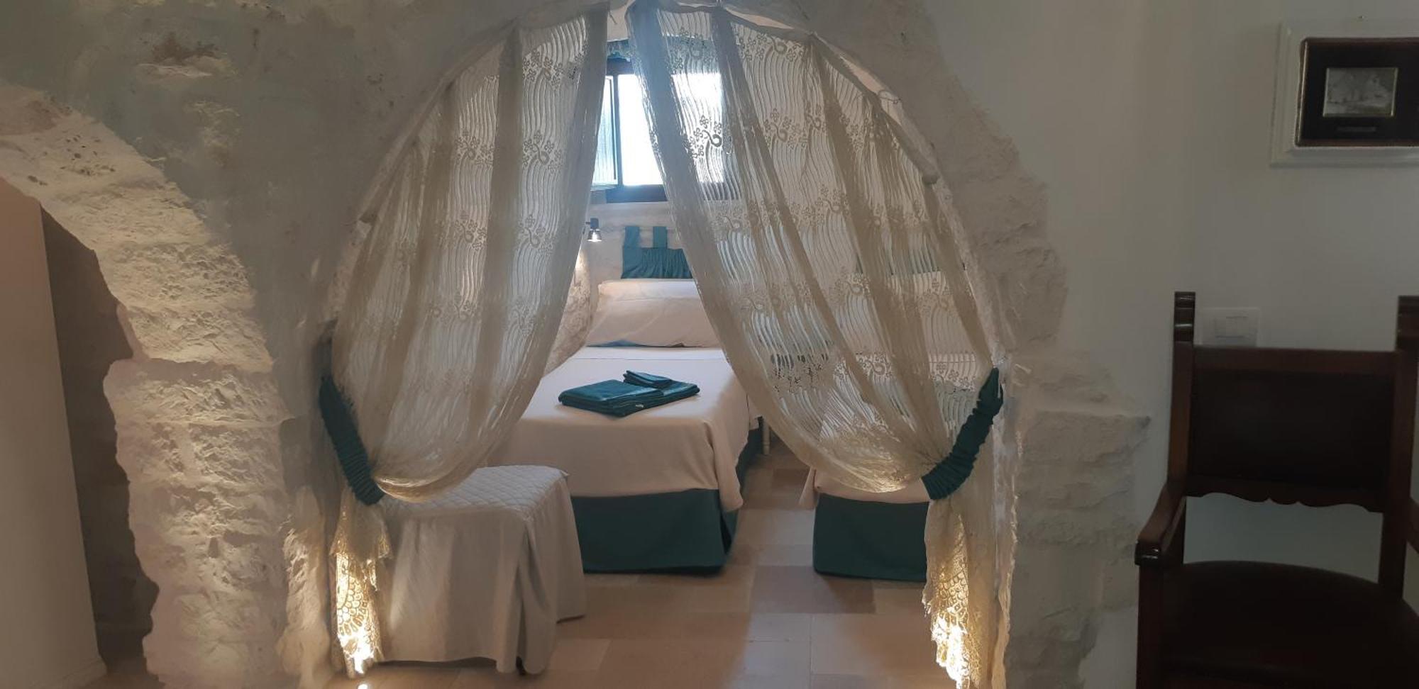 צ'יסטרנינו Valle D'Itria Trulli E Alcova Mikael מראה חיצוני תמונה